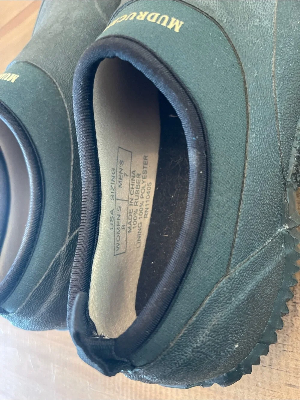 Mudruckers Green and Black Slip-On Water-Resistant Shoes